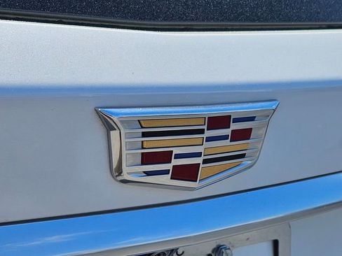 Certified 2025 Cadillac XT6 Premium Luxury w/ Technology Package FWD image 15