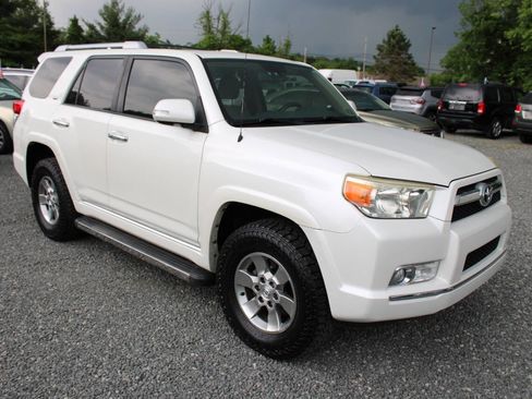 Used 2011 Toyota 4Runner SR5 w/ Premium Pkg w/Leather AWD/4WD image 4