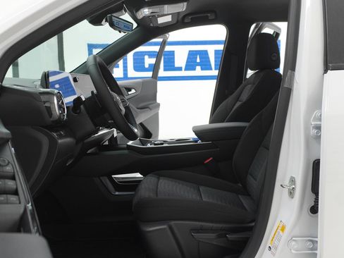 New 2026 Chevrolet Equinox LT w/ Safety and Technology Package FWD image 15