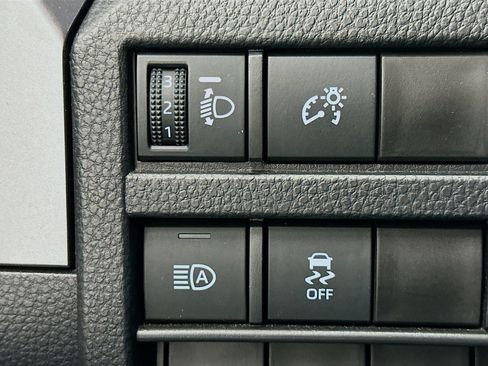 Used 2025 Toyota Tacoma TRD Off-Road image 17