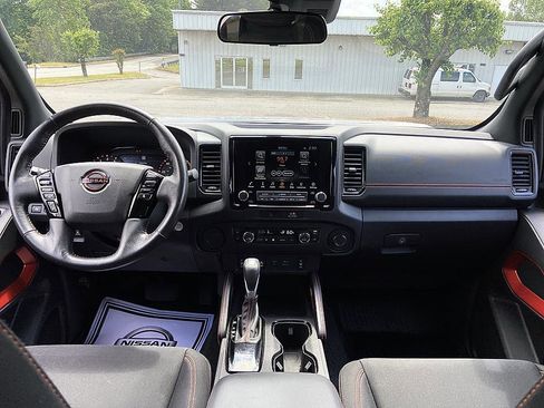 Used 2022 Nissan Frontier Pro-X RWD image 16