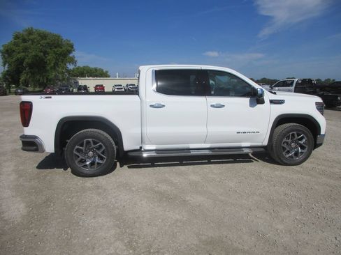 New 2026 GMC Sierra 1500 SLT w/ SLT Premium Plus Package AWD/4WD image 3