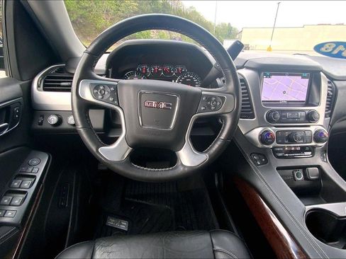 Used 2018 GMC Yukon XL SLT w/ Open Road Package image 5