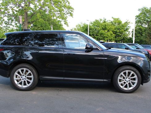 Used 2025 Land Rover Range Rover Sport SE AWD/4WD image 6