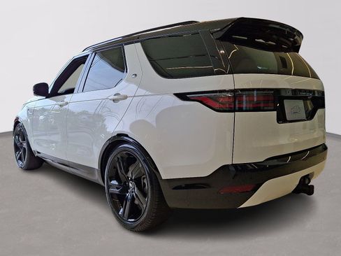 New 2025 Land Rover Discovery Dynamic SE image 4