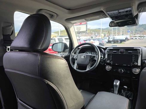 Used 2021 Toyota 4Runner TRD Off-Road Premium image 10