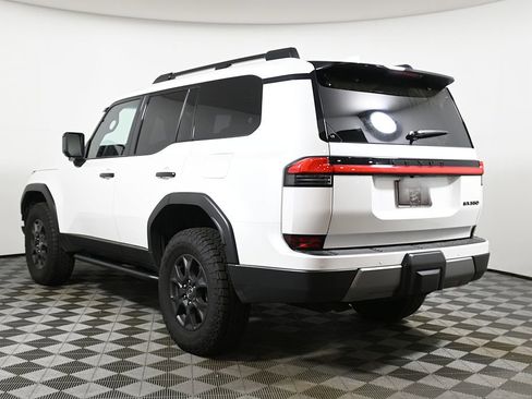 Used 2024 Lexus GX 550 AWD/4WD image 5