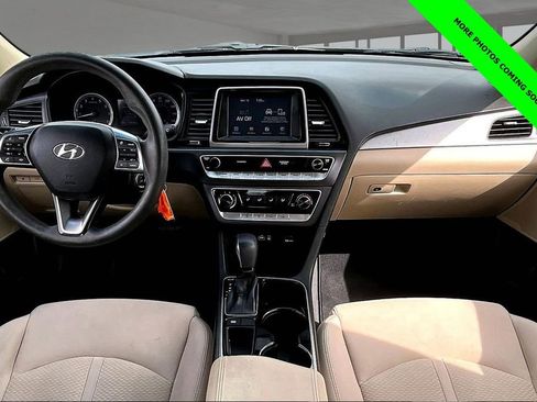 Used 2018 Hyundai Sonata SE FWD image 16