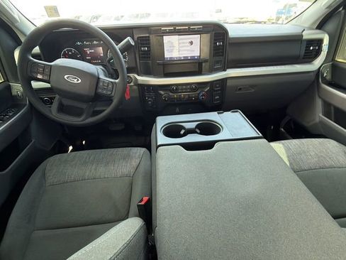 Used 2023 Ford F250 XLT w/ F-250 >10K GVWR Package image 17