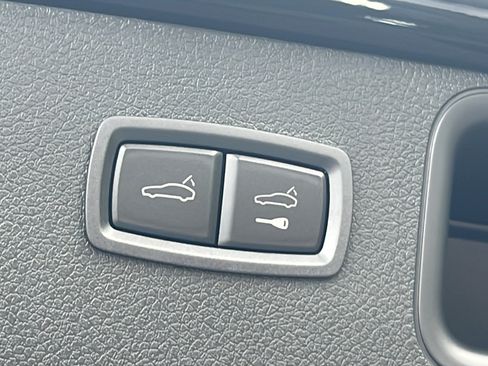 New 2026 Porsche Macan AWD/4WD image 19