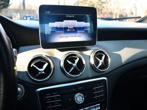 Used 2019 Mercedes-Benz CLA 250 4MATIC w/ Premium Package image 25