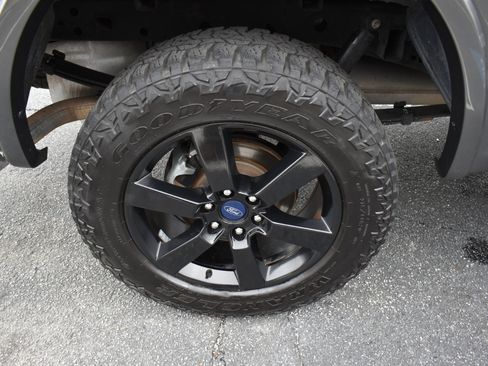 Used 2019 Ford F150 Lariat image 37