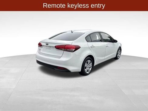 Used 2017 Kia Forte LX FWD image 7
