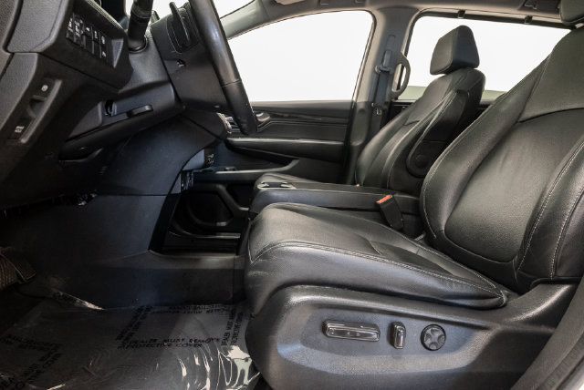 Used 2023 Honda Odyssey Touring image 13