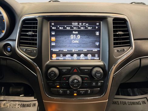 Used 2016 Jeep Grand Cherokee Limited AWD/4WD image 23