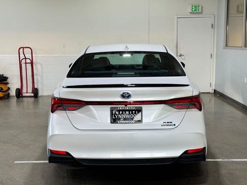 Used 2021 Toyota Avalon XSE image 5