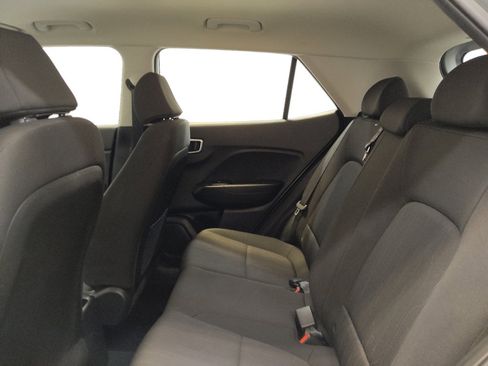 Used 2021 Hyundai Venue SE FWD image 18