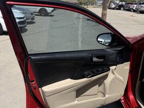Used 2014 Toyota Camry LE FWD image 18