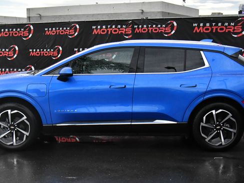 Used 2025 Chevrolet Equinox EV LT w/ Convenience Package image 4