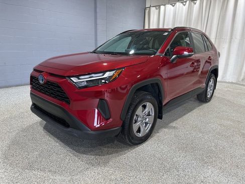 Used 2023 Toyota RAV4 LE image 4