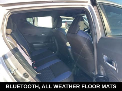 Used 2020 Toyota C-HR XLE FWD image 2