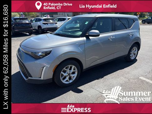 Used 2024 Kia Soul LX w/ Option Group 015 FWD image 7