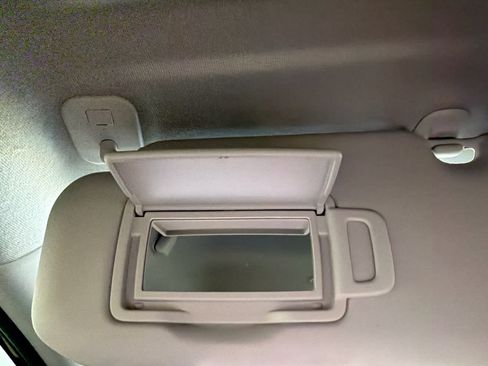 Used 2025 Nissan Sentra SR FWD image 45