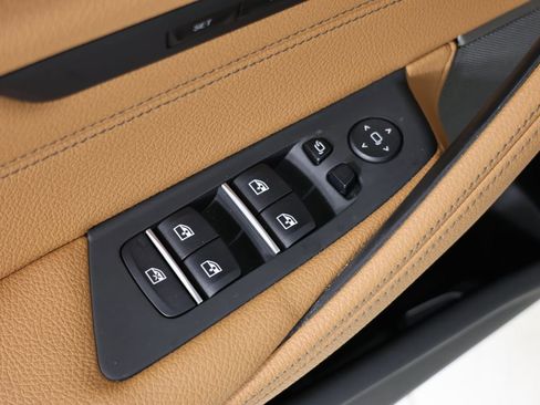 Used 2023 BMW 530i xDrive image 22