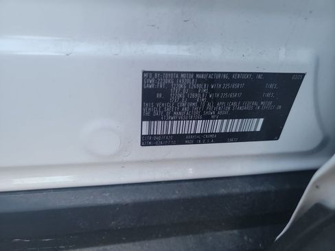 Used 2025 Toyota RAV4 XLE AWD/4WD image 28