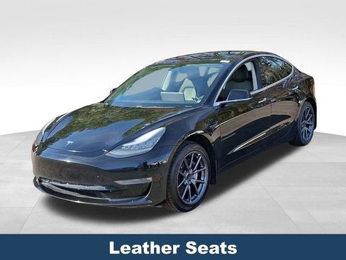 Used 2019 Tesla Model 3 Standard Range Plus image 4