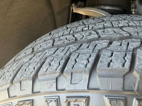 Used 2024 Chevrolet Suburban Z71 w/ Off-Road Capability Package image 14