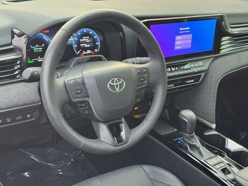 Used 2025 Toyota Camry XLE w/ Premium Plus Package image 19
