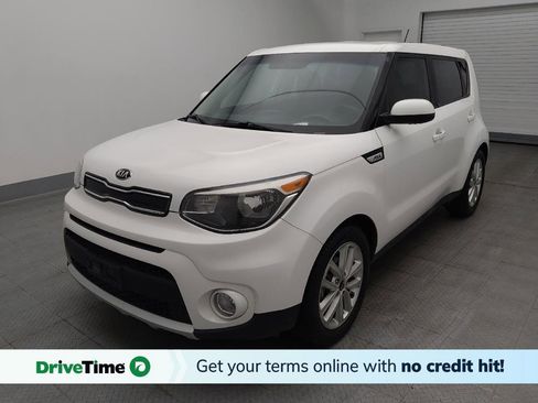 Used 2017 Kia Soul + image 1