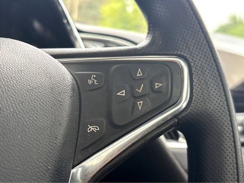 Used 2021 Chevrolet Malibu LT FWD image 16