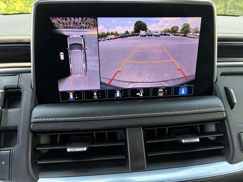 Used 2021 GMC Yukon SLT w/ SLT Premium Package AWD/4WD image 39
