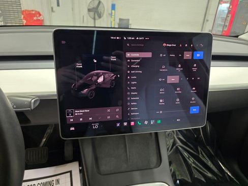 Used 2021 Tesla Model Y Long Range AWD/4WD image 27