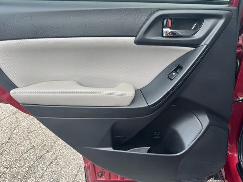 Used 2014 Subaru Forester 2.5i Limited image 23