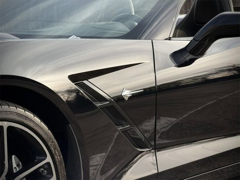 Used 2017 Chevrolet Corvette Stingray Convertible w/ 1LT image 17