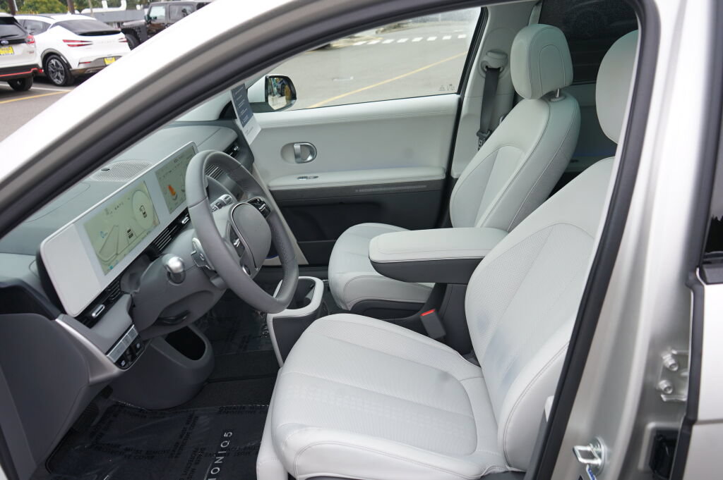 Certified 2024 Hyundai Ioniq 5 Limited AWD/4WD image 17