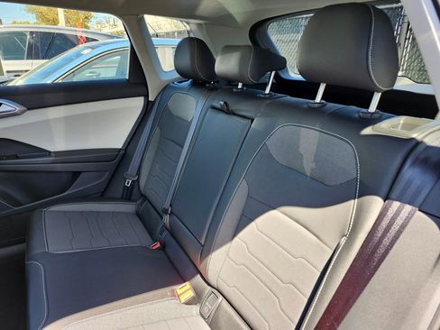 New 2026 Volkswagen Taos SE AWD/4WD image 11