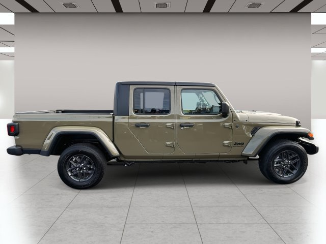 New 2025 Jeep Gladiator Sport AWD/4WD image 2