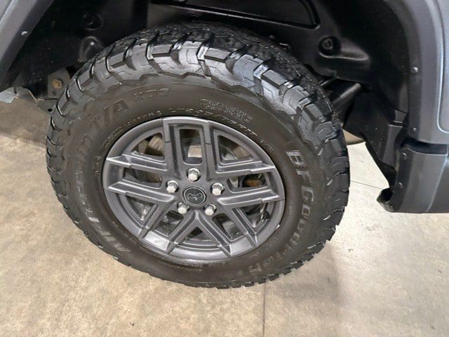 Used 2025 Jeep Wrangler Unlimited Sport w/ Convenience Group AWD/4WD image 37