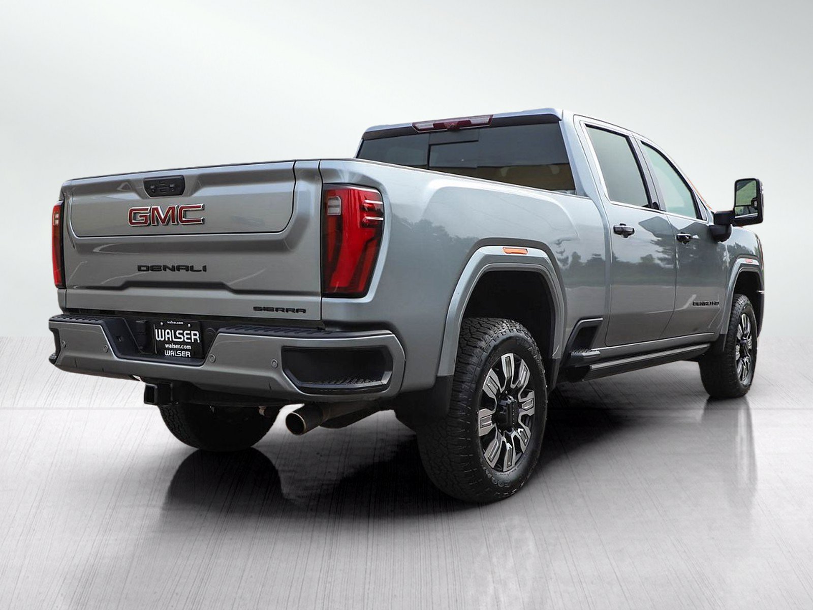 Used 2024 GMC Sierra 2500 Denali w/ Denali Reserve Package AWD/4WD image 5