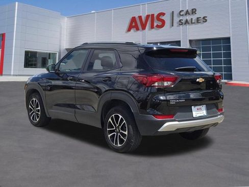 Used 2025 Chevrolet TrailBlazer LT AWD/4WD image 9