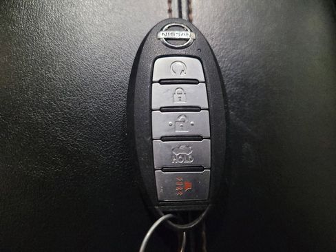 Used 2022 Nissan Sentra SR w/ Midnight Edition FWD image 32
