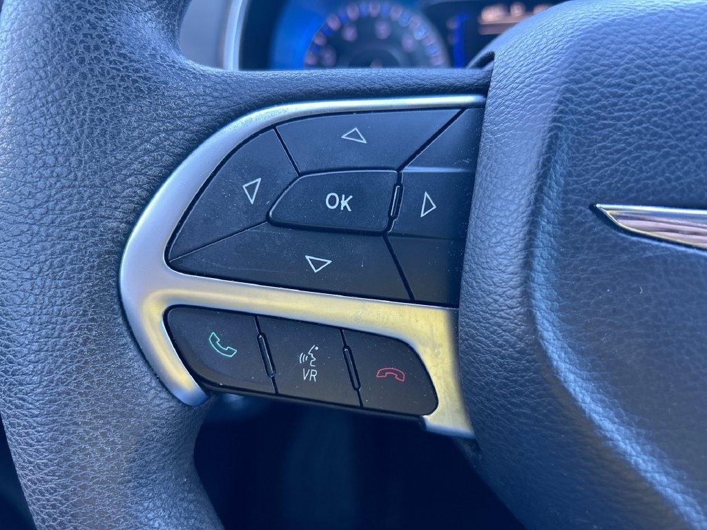 Used 2016 Chrysler 200 Limited FWD image 14