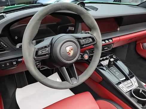 Used 2025 Porsche 911 Carrera GTS RWD image 27