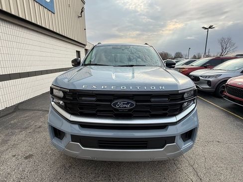 New 2026 Ford Expedition Max Platinum w/ Driver's Package image 2