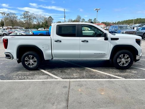 New 2026 GMC Sierra 1500 Pro image 3