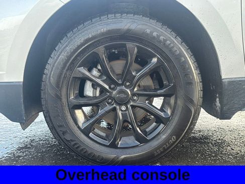 Used 2020 Chevrolet Equinox LT w/ Driver Convenience Package image 18